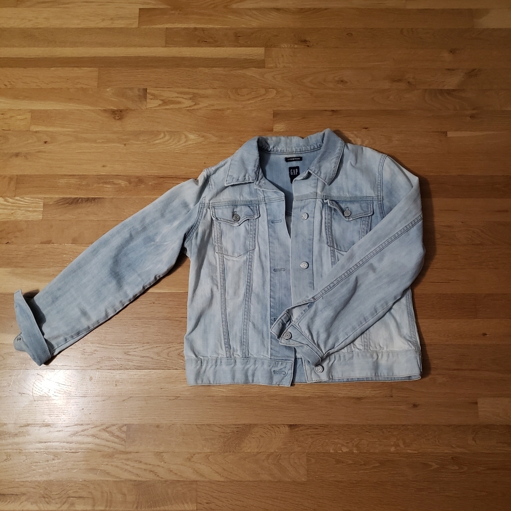 Classic GAP jean jacket, size Large